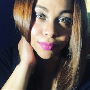 Meet your Posher, Dinorah